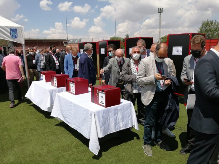 Gençlerbirliği’nin yeni başkanı Mehmet Niyazi Akdaş oldu