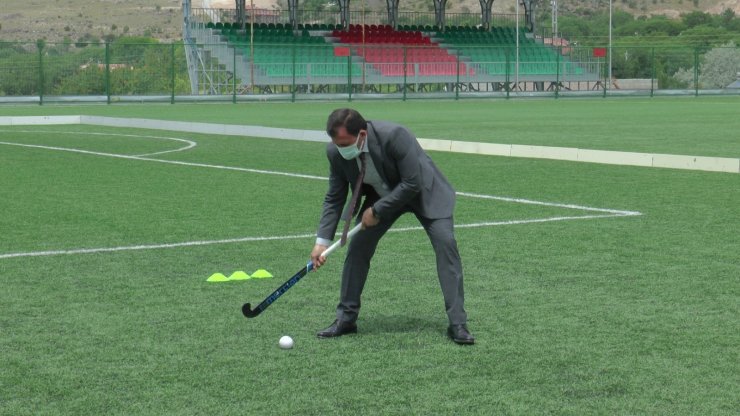 Kabakcı’dan çim hockeyi sporcularına ziyaret