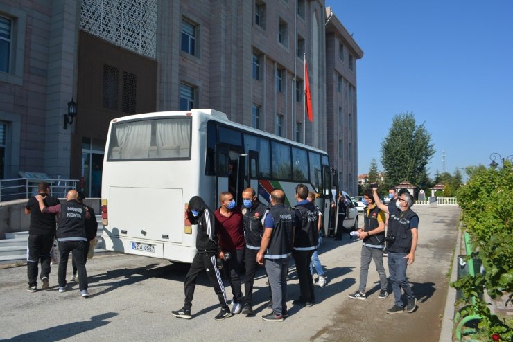 Konya’da uyuşturucu operasyonu, bomba ve uyuşturucu ele geçirildi