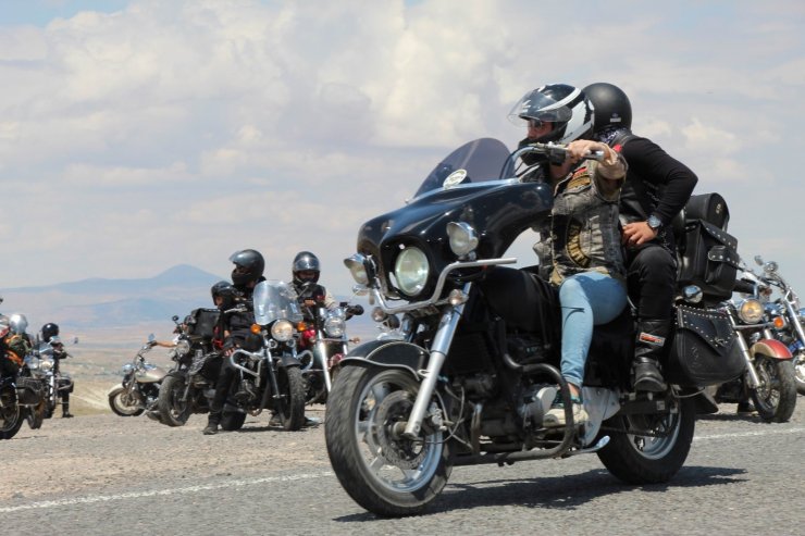 Kapadokya’da motosikletçiler yemin töreni düzenledi