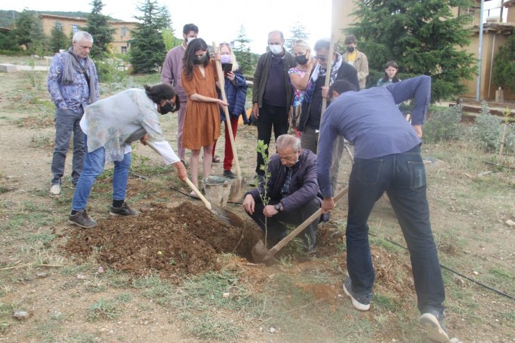 Vefat eden müzik yapımcısı Hasan Saltık’ın adı Sonsuz Şükran Köyü’nde yaşatılacak