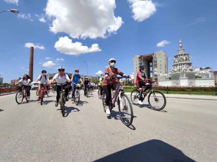 Teknik Kolej sağlık için pedalladı