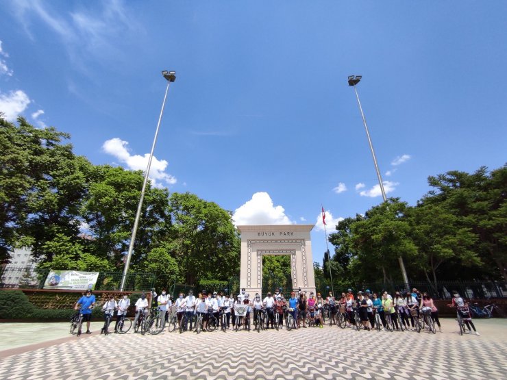 Teknik Kolej sağlık için pedalladı