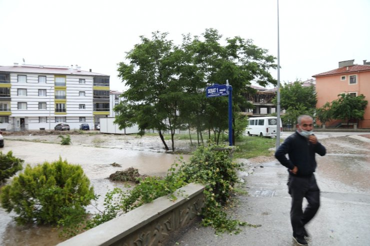 Çubuk’ta yağıştan tarım arazileri zarar gördü