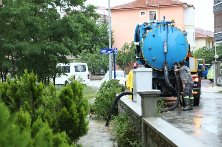 Çubuk’ta yağıştan tarım arazileri zarar gördü