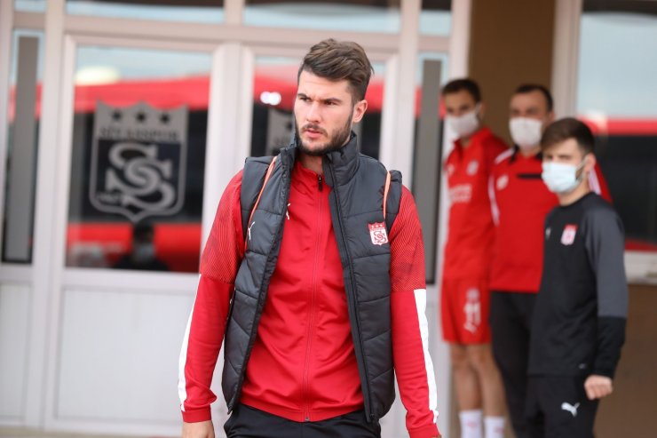 Sivasspor’da Robin Yalçın takımdan ayrılıyor!