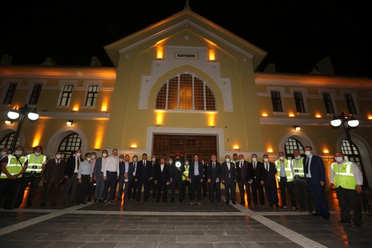 Başkan Büyükkılıç’tan tren garında gece mesaisi