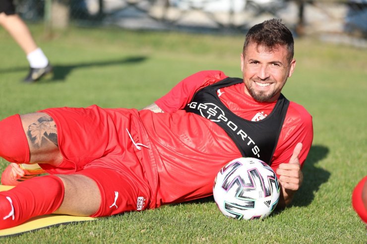 Sivasspor’da Claudemir takımda kalacak!