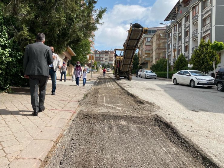 Pursaklar’ın yolları yenileniyor