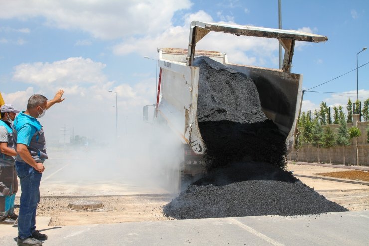 Talas’ta asfalt çalışmaları devam ediyor