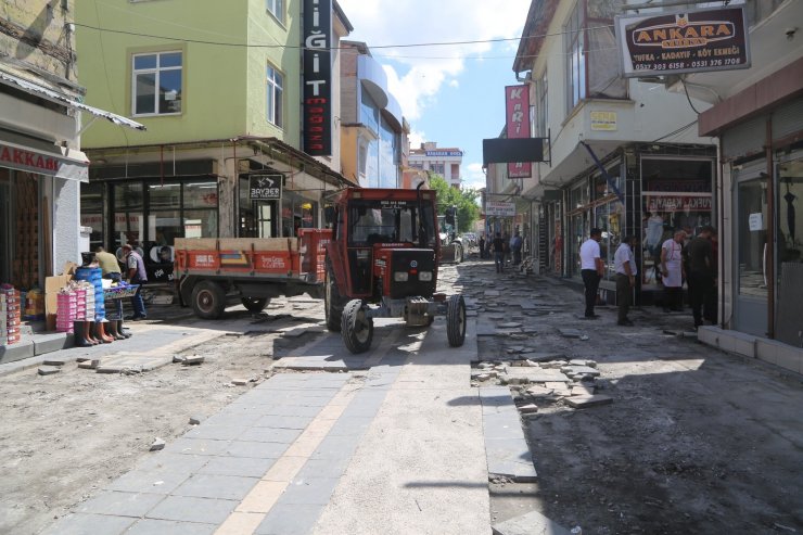 Uzun Çarşı’nın alt ve üst yapı çalışmalarına başlandı