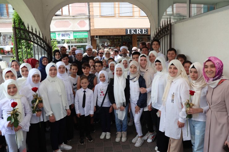 Diyanet İşleri Başkanı Erbaş, Gostivarlılarla bir araya geldi