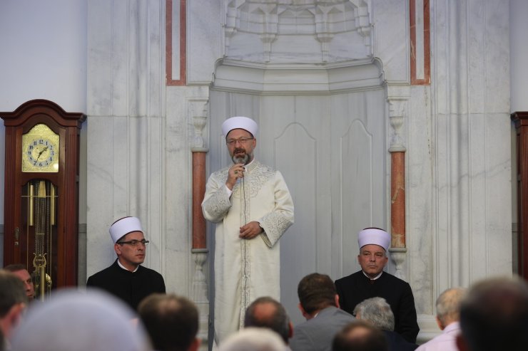 Diyanet İşleri Başkanı Erbaş, Gostivarlılarla bir araya geldi