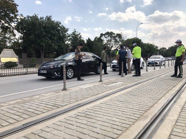 Konya’da otomobilin çarptığı yayanın savrulması kamerada