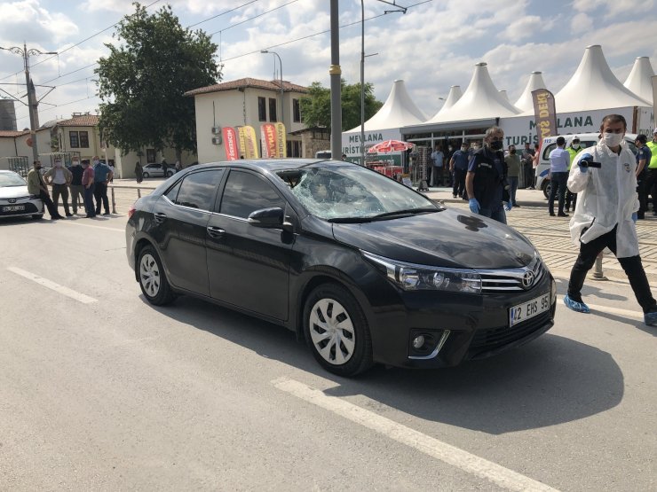 Konya’da otomobilin çarptığı yayanın savrulması kamerada