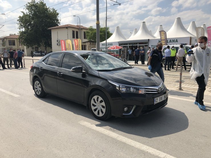 Konya’da otomobilin çarptığı yayanın savrulması kamerada