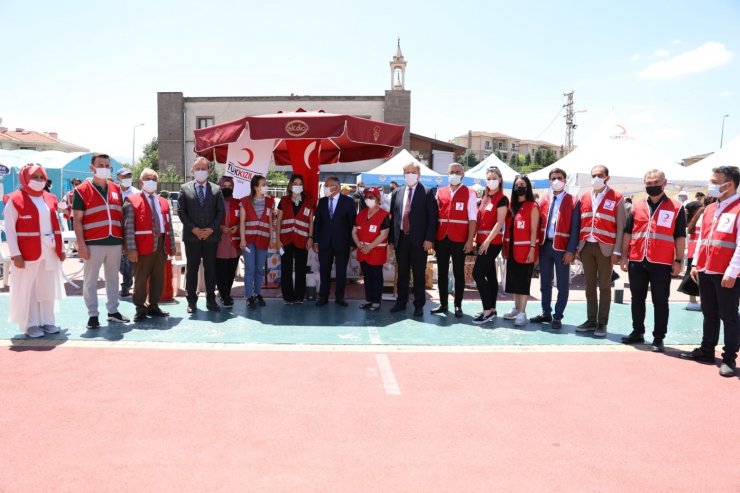 Melikgazi’den Kızılay’ın hayır panayırına destek