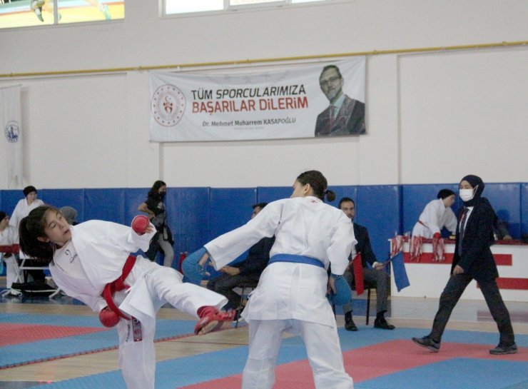 Sivas’ta ‘Karate İl Birinciliği’ müsabakaları yapıldı