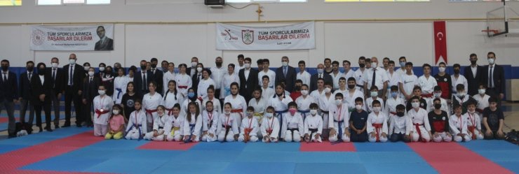 Sivas’ta ‘Karate İl Birinciliği’ müsabakaları yapıldı