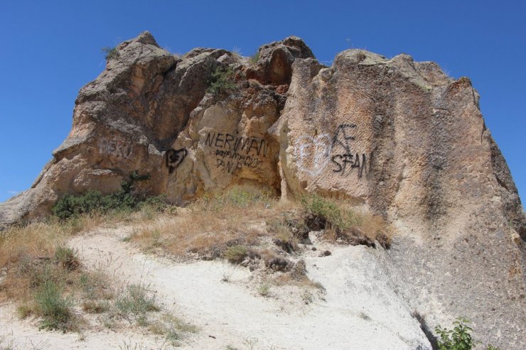 Kapadokya’da peribacaları sahipsiz bırakıldı