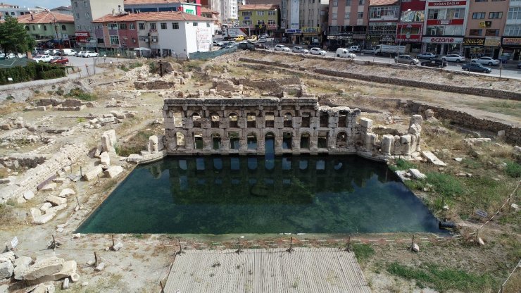 Yozgat’taki Basilica Therma Roma Hamamında kazı ve temizleme çalışması yeniden başlatıldı