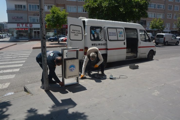 Melikgazi’de çöp konteynerleri ve sepetleri yenileniyor