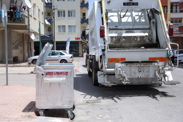 Melikgazi’de çöp konteynerleri ve sepetleri yenileniyor