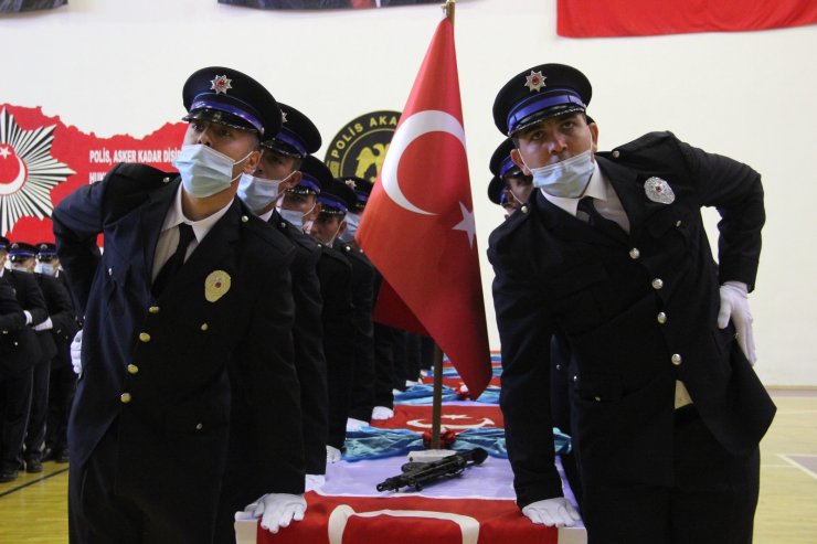 Karaman POMEM’de 260 polis adayı mezun oldu