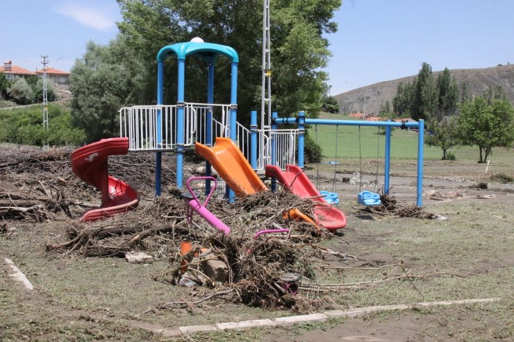 Yozgat’ta etkili olan sel ekili alanlara zarar verdi