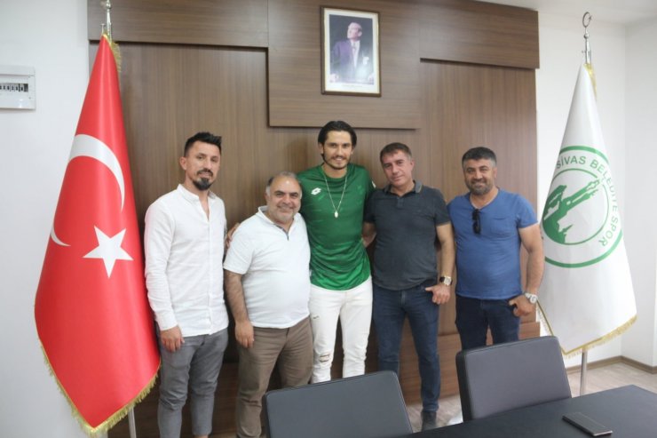 Timur Kosovalı, Sivas Belediyespor’a transfer oldu