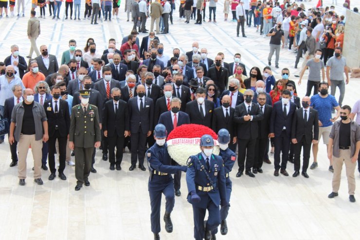 Galatasaray Başkanı Elmas ve yönetim kurulu Anıtkabir’de