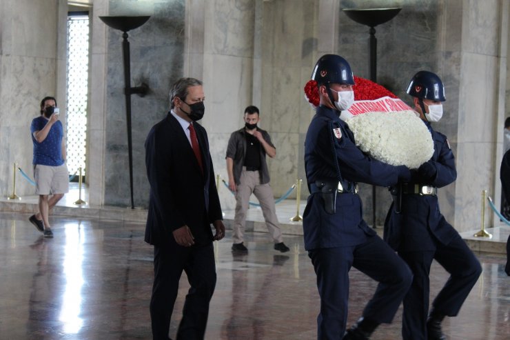 Galatasaray Başkanı Elmas ve yönetim kurulu Anıtkabir’de