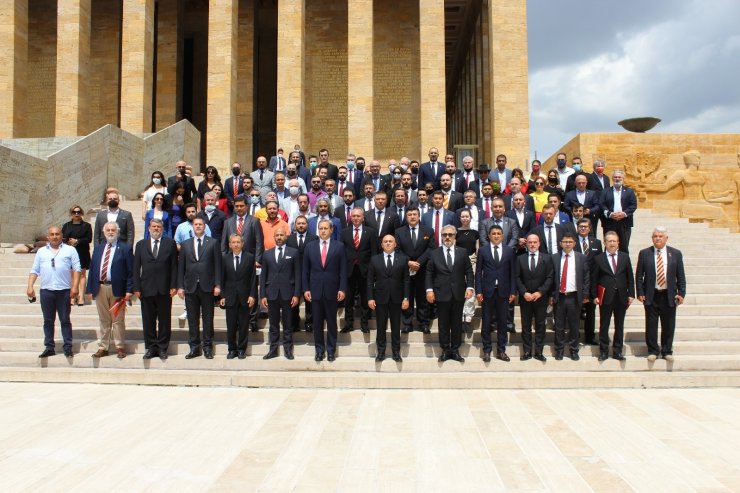 Galatasaray Başkanı Elmas ve yönetim kurulu Anıtkabir’de