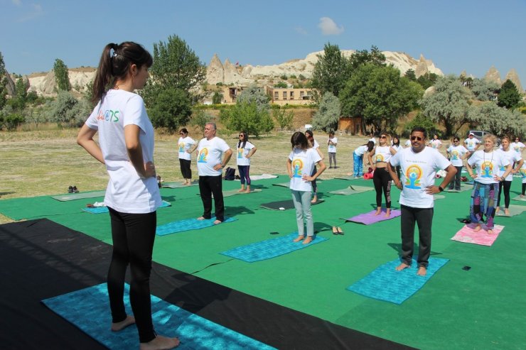 Hindistanlılar Uluslararası Yoga Günü’nü Kapadokya’da kutladı