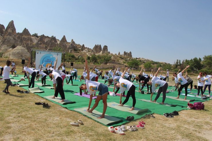 Hindistanlılar Uluslararası Yoga Günü’nü Kapadokya’da kutladı