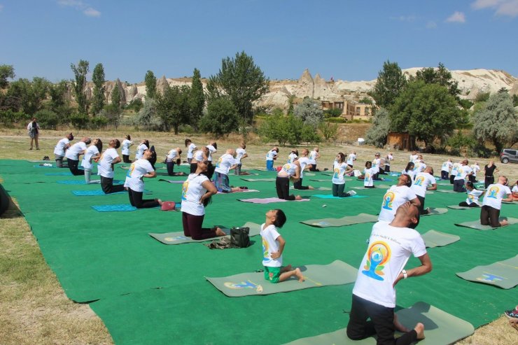 Hindistanlılar Uluslararası Yoga Günü’nü Kapadokya’da kutladı