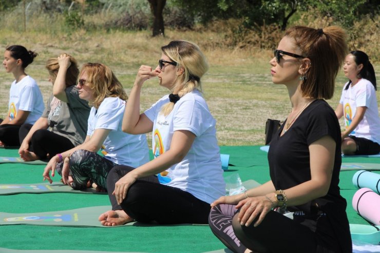 Hindistanlılar Uluslararası Yoga Günü’nü Kapadokya’da kutladı