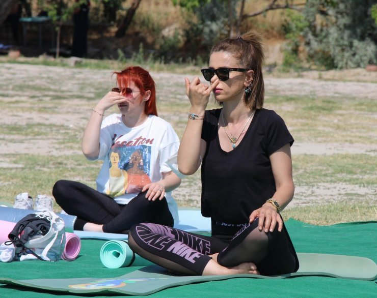 Hindistanlılar Uluslararası Yoga Günü’nü Kapadokya’da kutladı