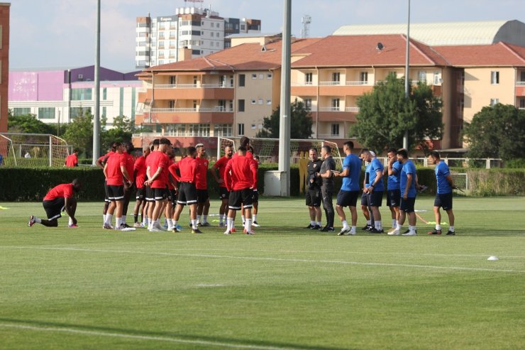 Kayserispor top başı yaptı