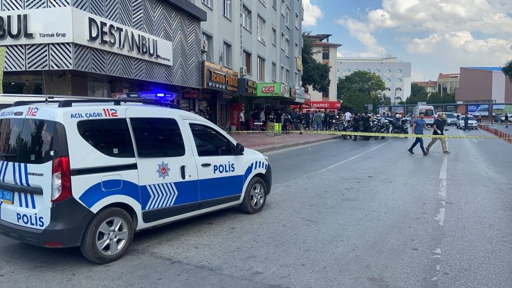 Havaya ateş eden şahıs polisi görünce kendini iş yerine kilitledi