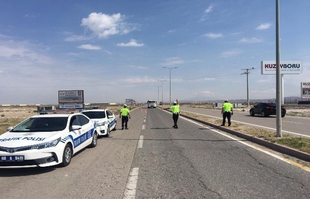 Aksaray emniyetinden hız ve ağır tonaja sıkı denetim