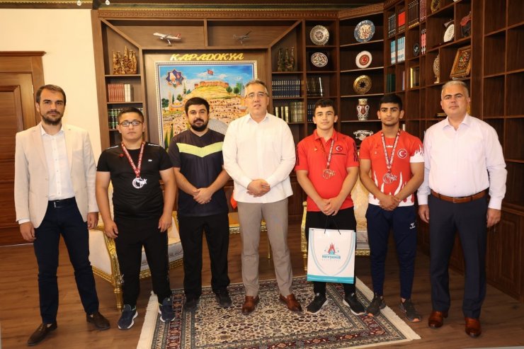 Nevşehir’de başarılı sporcular ödüllendirildi