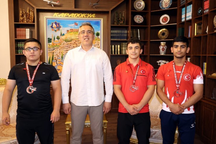 Nevşehir’de başarılı sporcular ödüllendirildi