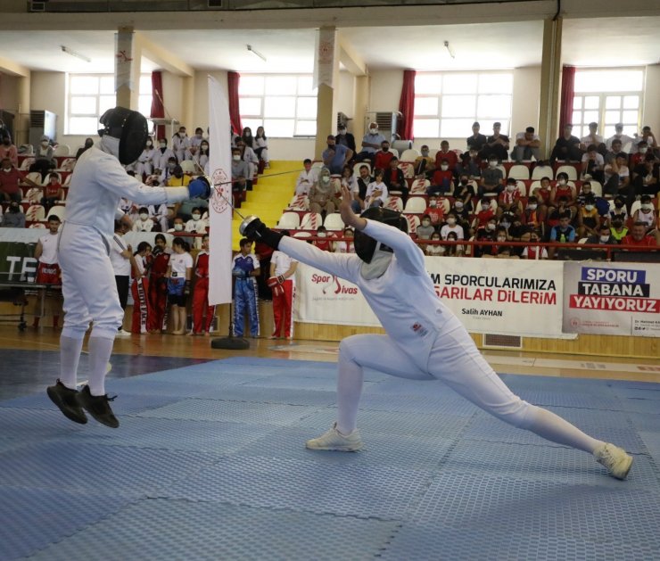 Sivas’ta yaz spor okulları kapılarını açtı