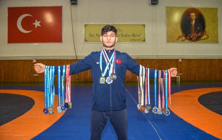 Altındağlı sporcu Kadir Mert Türkmen dünya ikincisi oldu