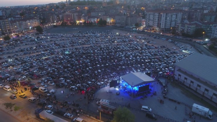 Niğde’de arabalı konserler yoğun ilgi gördü