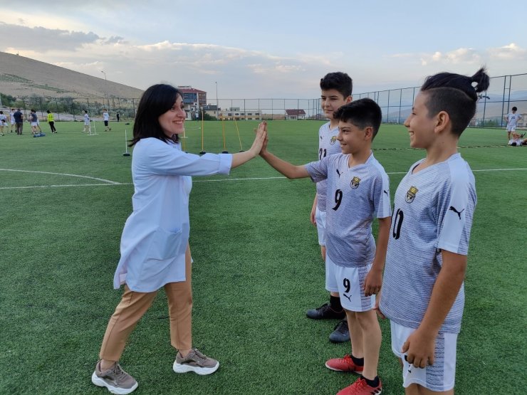 Futbol sahasında terapi