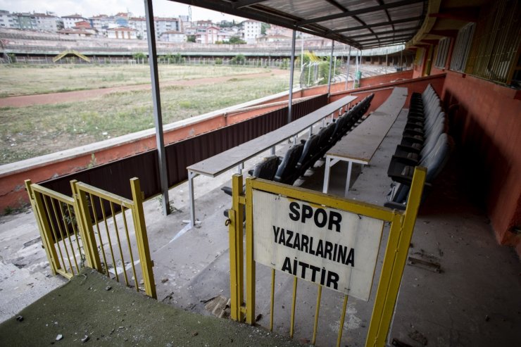 Cebeci İnönü Stadyumu’nun yıkımına başlandı