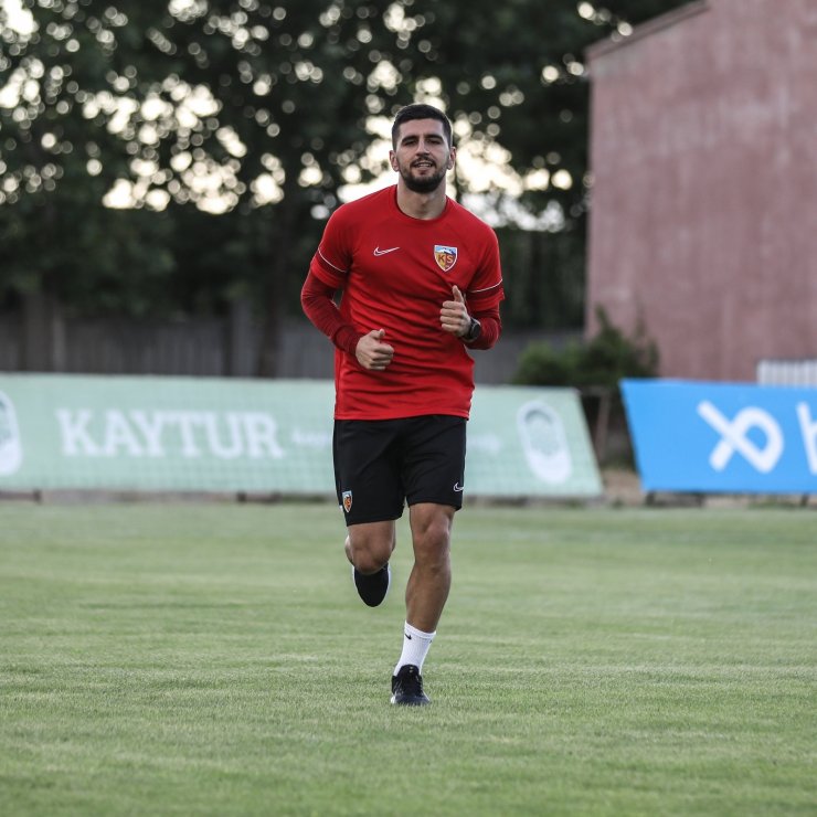 Kayserispor’da Alibec ve Avramovski takıma katıldı