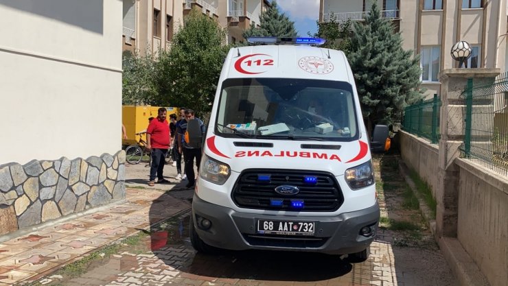 Sulama yaparken elektrik akımına kapıldı